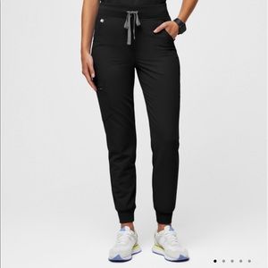 NEW!! Figs Women’s High Waisted Zamora Jogger Scrub Pant, Black, Petite Large